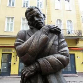 József Attila mellszobor Budapest - Egyéb