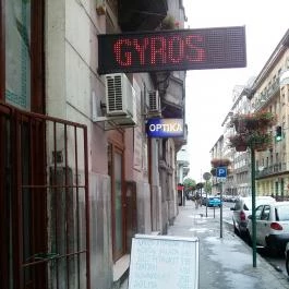 GRK'S Kyros Yeeros Budapest - Külső kép