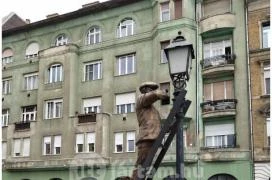 Lámpagyújtó szobra Budapest