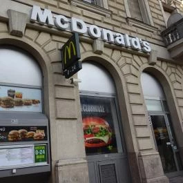 McDonald's - Oktogon Budapest - Külső kép