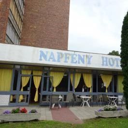 Napfény Hotel Étterme Balatonlelle - Külső kép