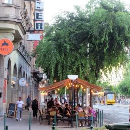 Petrol Beer & Barbeque Budapest - Külső kép