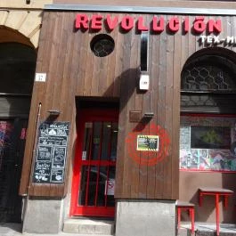 Revolución Budapest - Külső kép