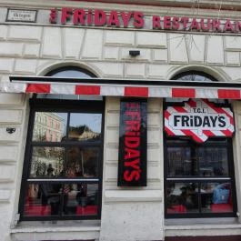 T.G.I. Friday's - Oktogon Budapest - Külső kép