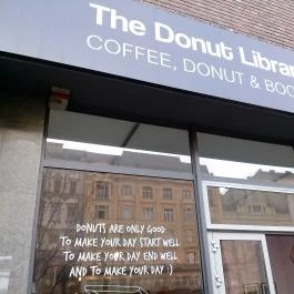 The Donut Library - Károly körút Budapest - Külső kép