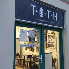 Tóth Bakery & Specialty Coffee Gödöllő - Külső kép