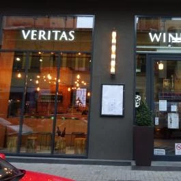 Veritas Winebar Budapest - Külső kép